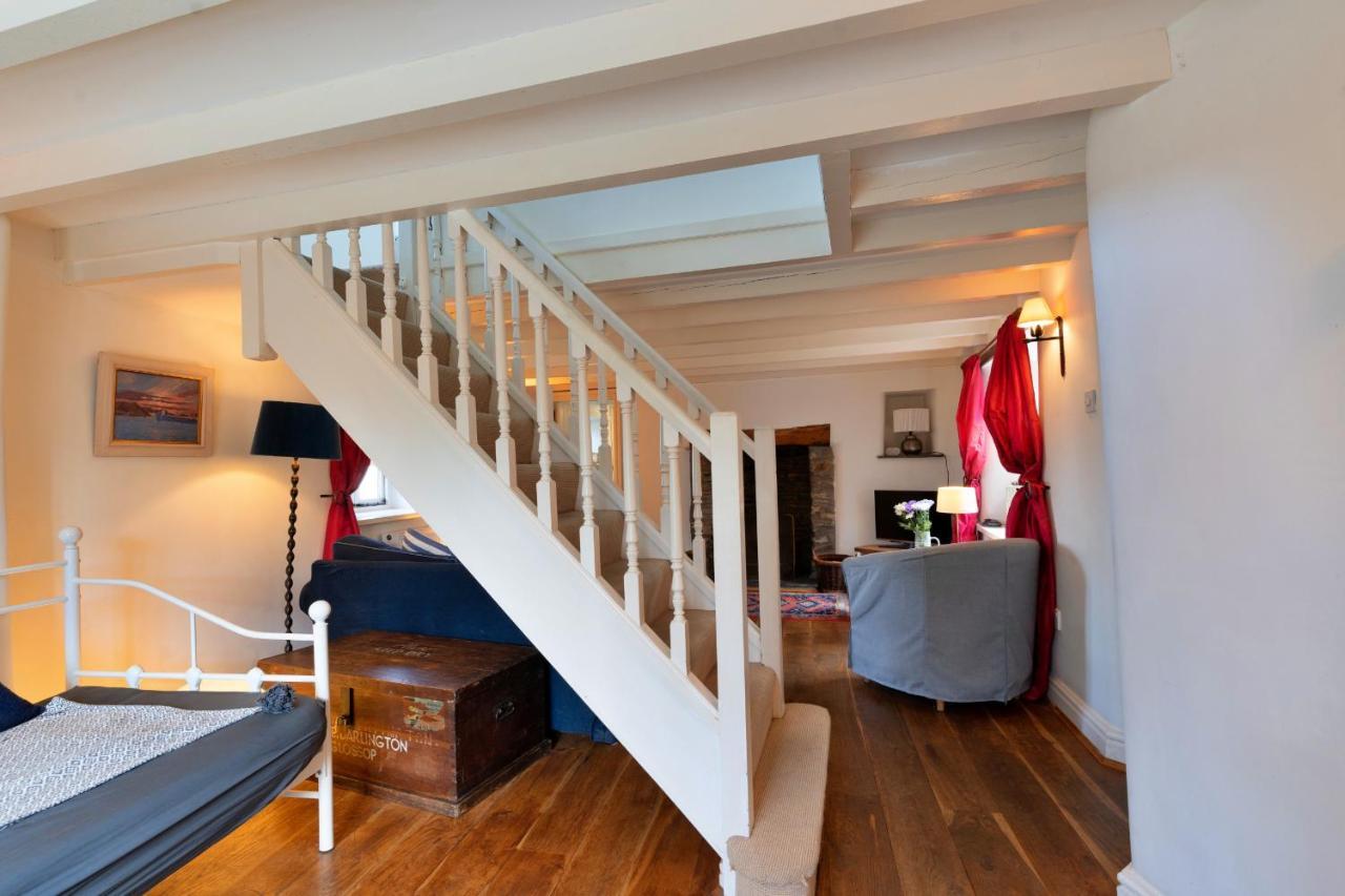 Finest Retreats - Forge Cottage Padstow Luaran gambar